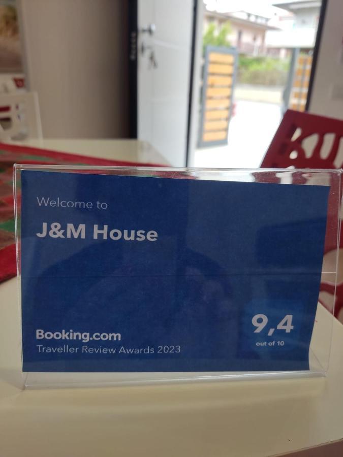 J&M House Villa ฟอนดี ภายนอก รูปภาพ